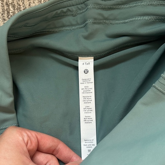 Lululemon skirt - Picture 2 of 4